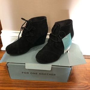 Toms Kala black suede bootie